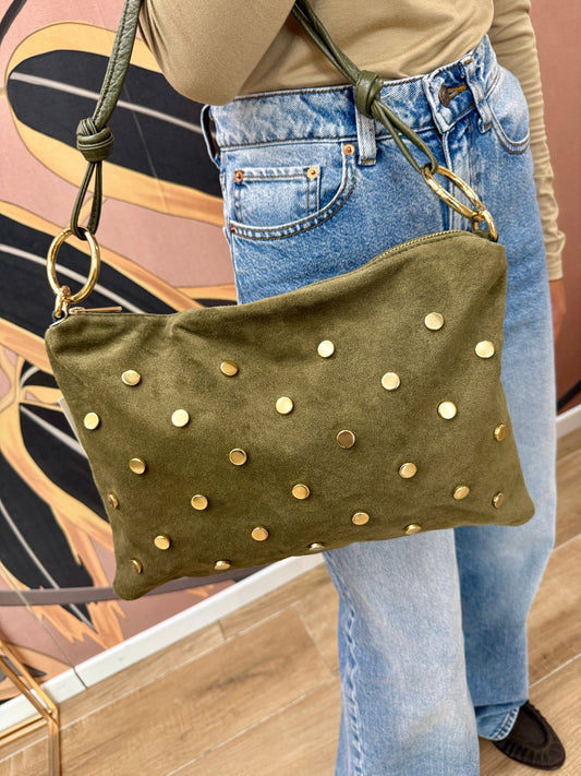 Pochette con borchie in camoscio - MILITARE