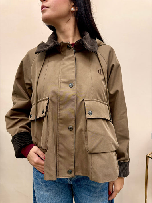 Trench corto con cappuccio - CAMMELLO