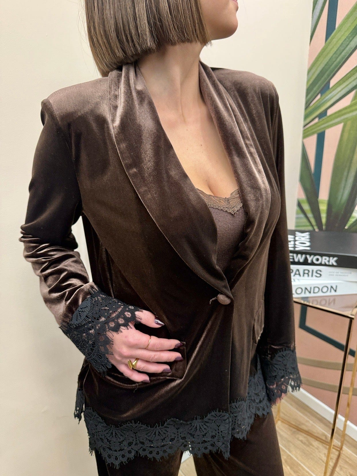 Giacca velluto c/pizzo - MORO