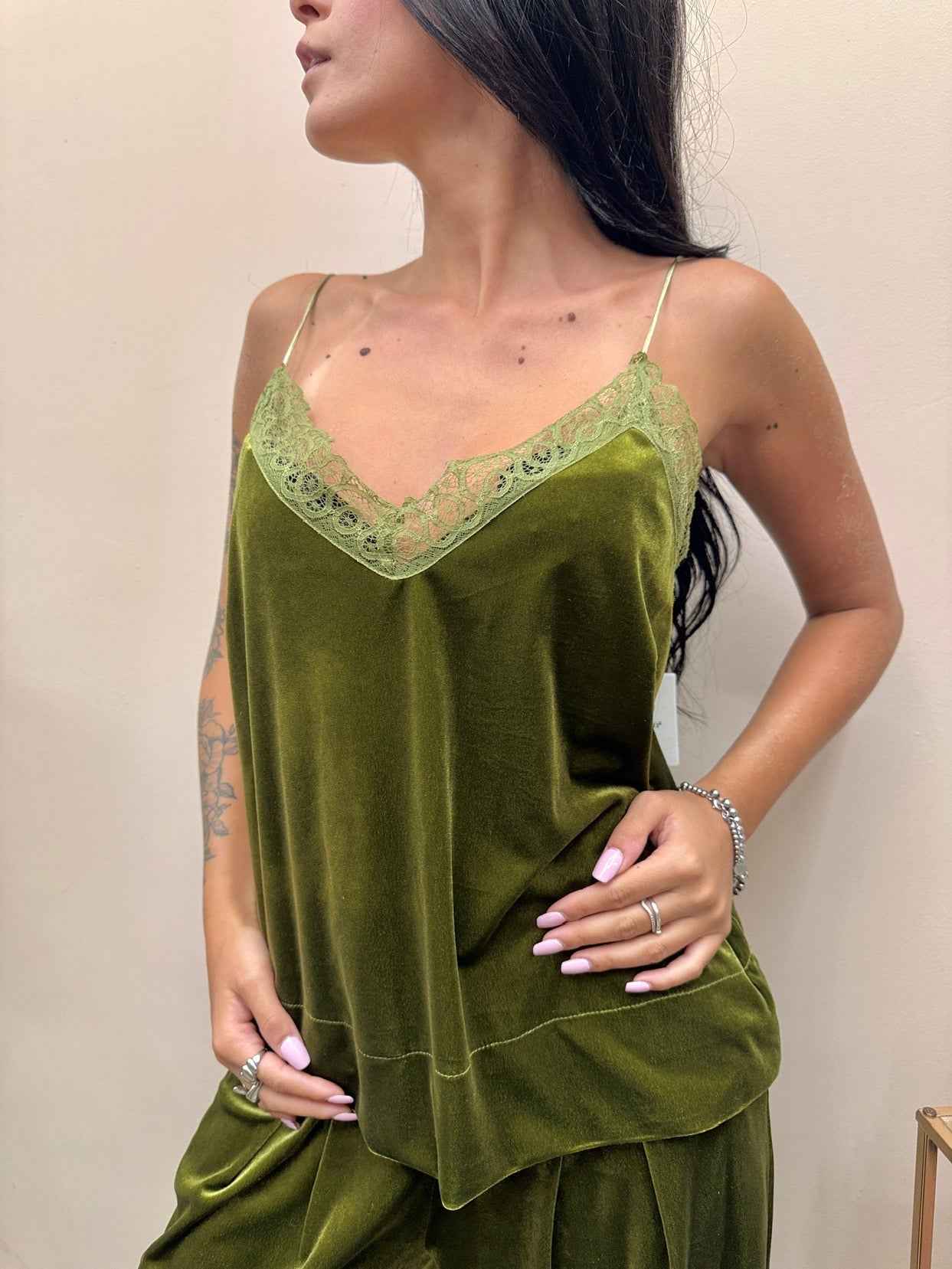 Top in ciniglia c/pizzo - OLIO