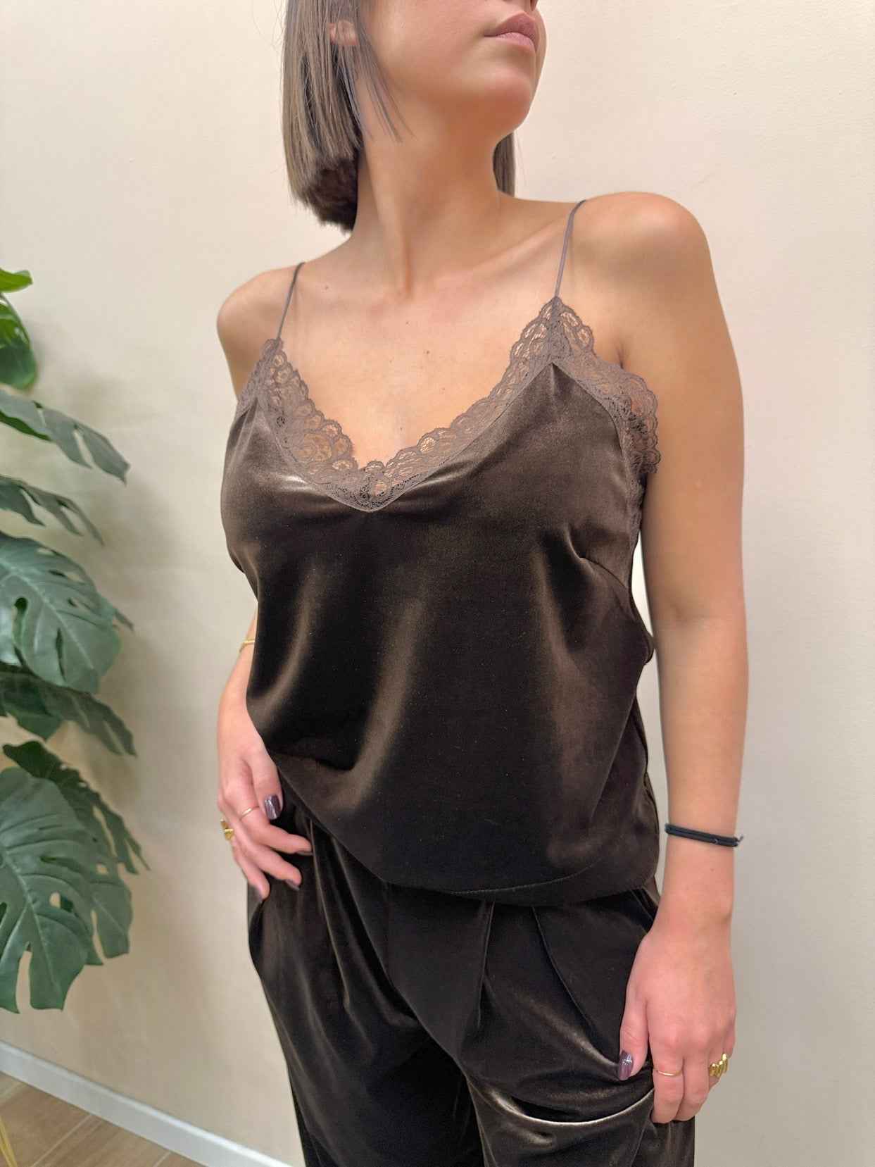 Top in ciniglia c/pizzo - MORO