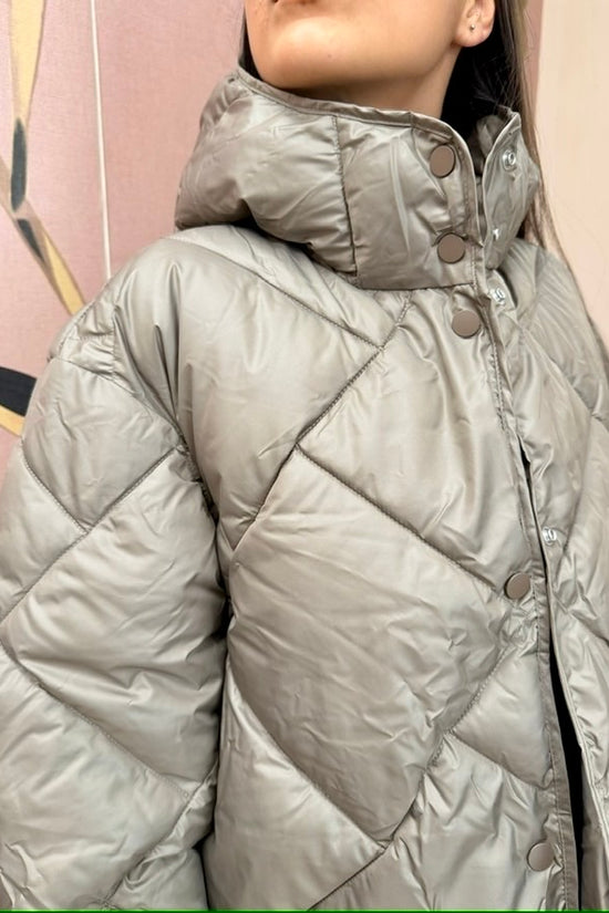 Piumino over con cappuccio - FANGO