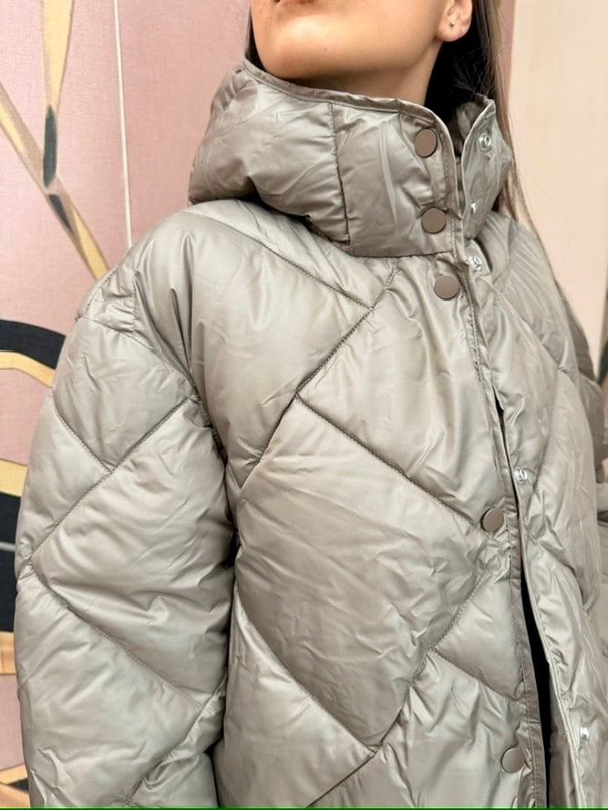 Piumino over con cappuccio - FANGO