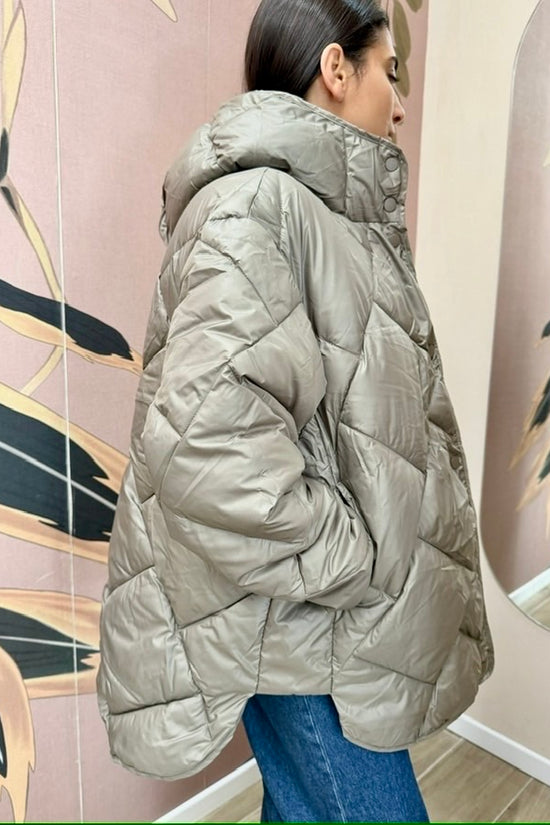 Piumino over con cappuccio - FANGO