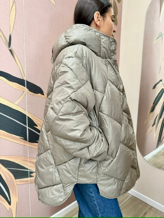 Piumino over con cappuccio - FANGO