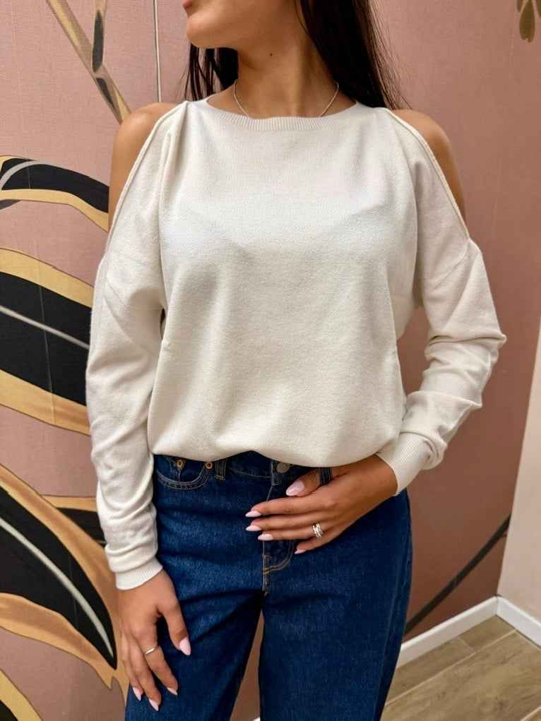 Pull cut out - CREMA