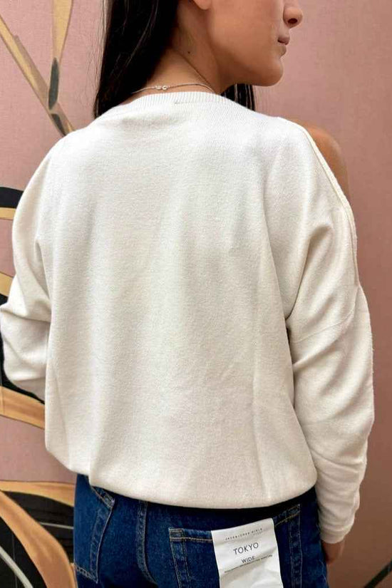 Pull cut out - CREMA