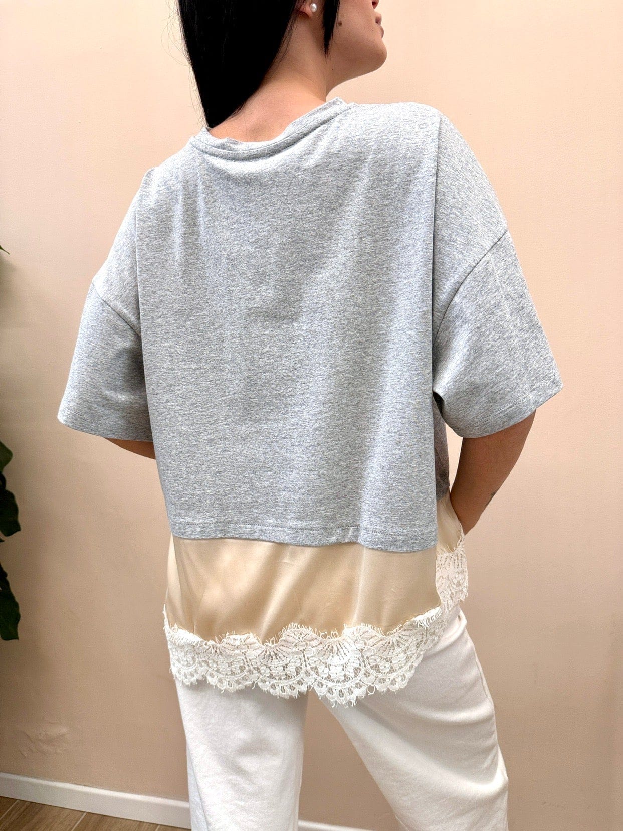 T-Shirt con pizzo - GRIGIO