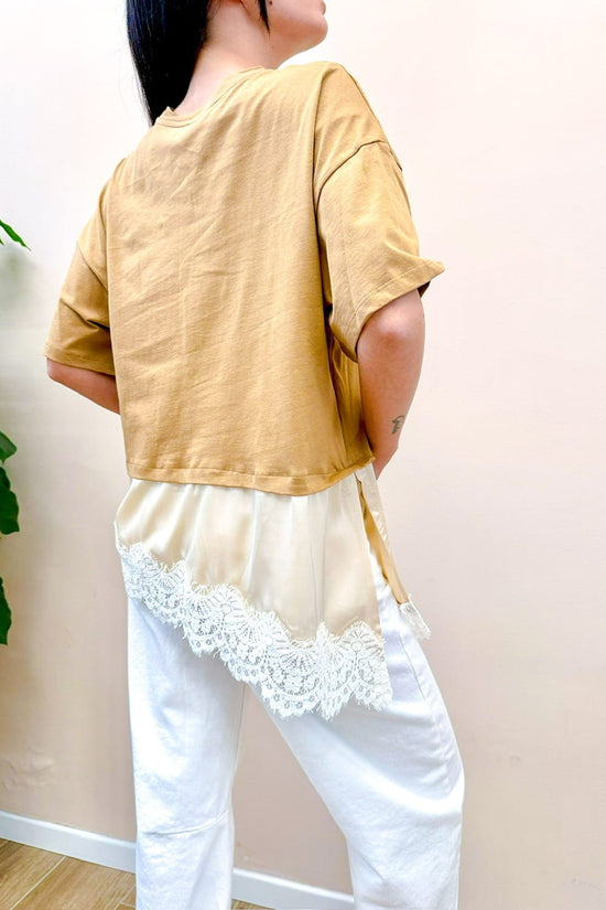 T-Shirt con pizzo - CAMMELLO