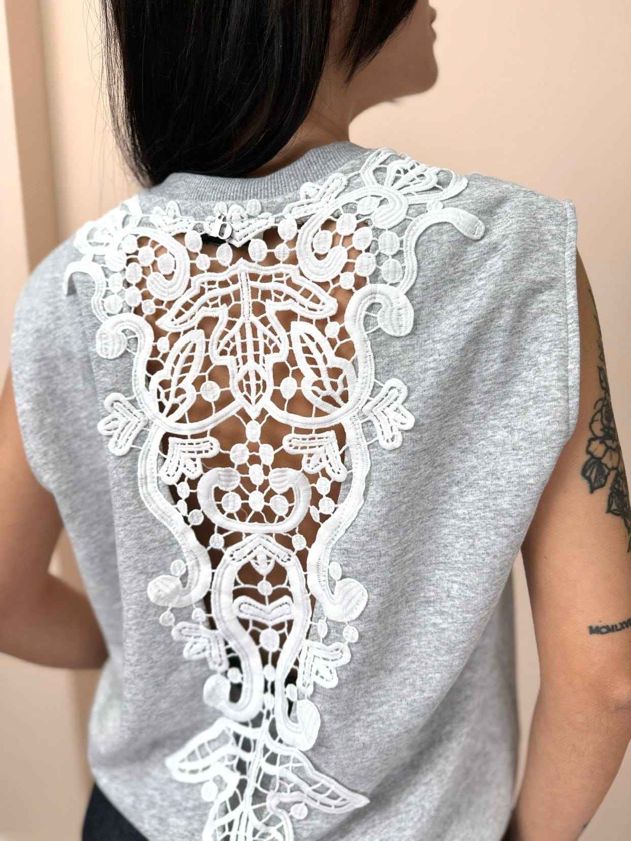 Smanicato con pizzo - GRIGIO