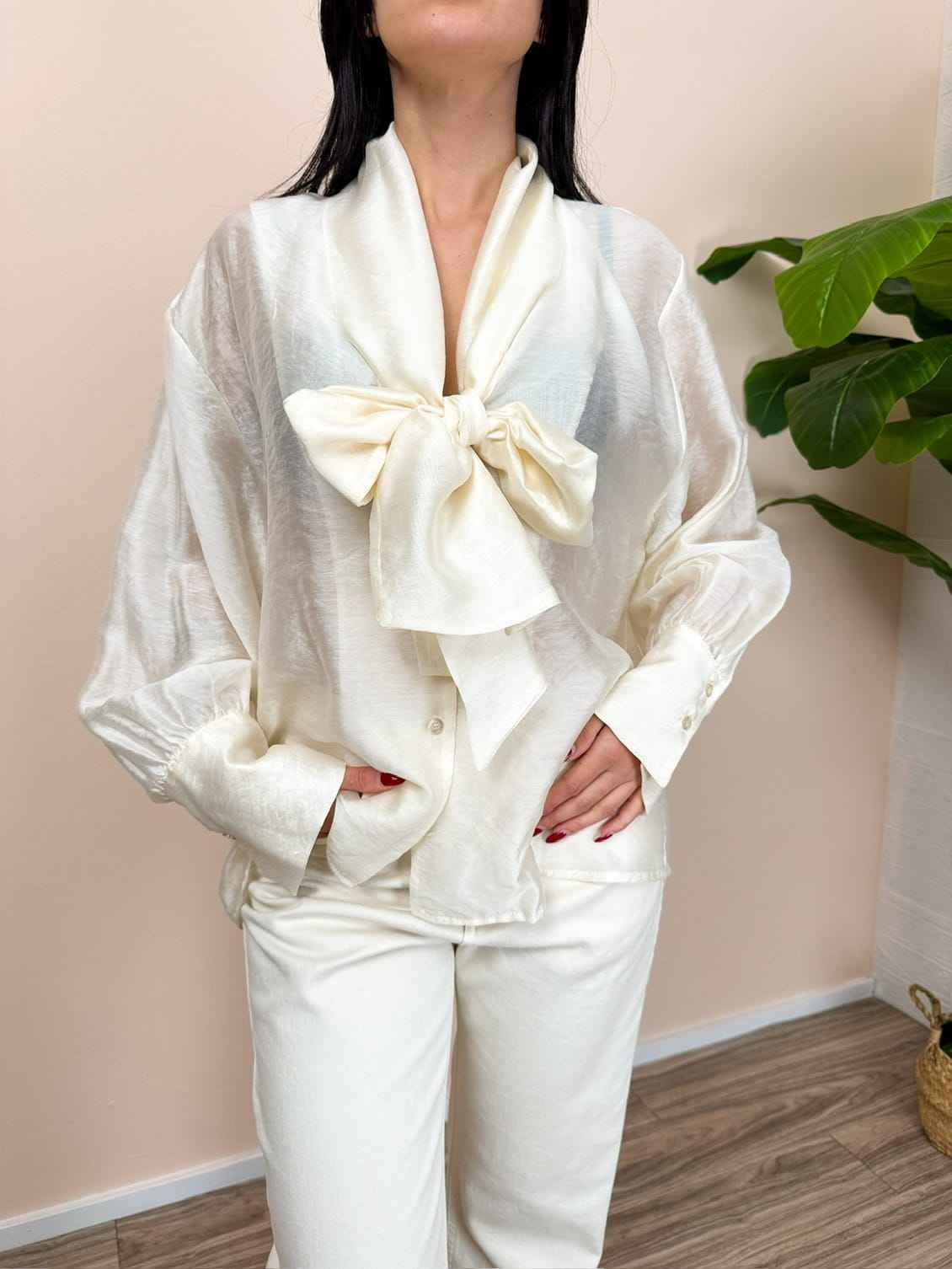 Blusa con fiocco - AVORIO