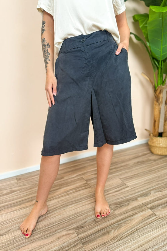 Bermuda in cupro - NERO