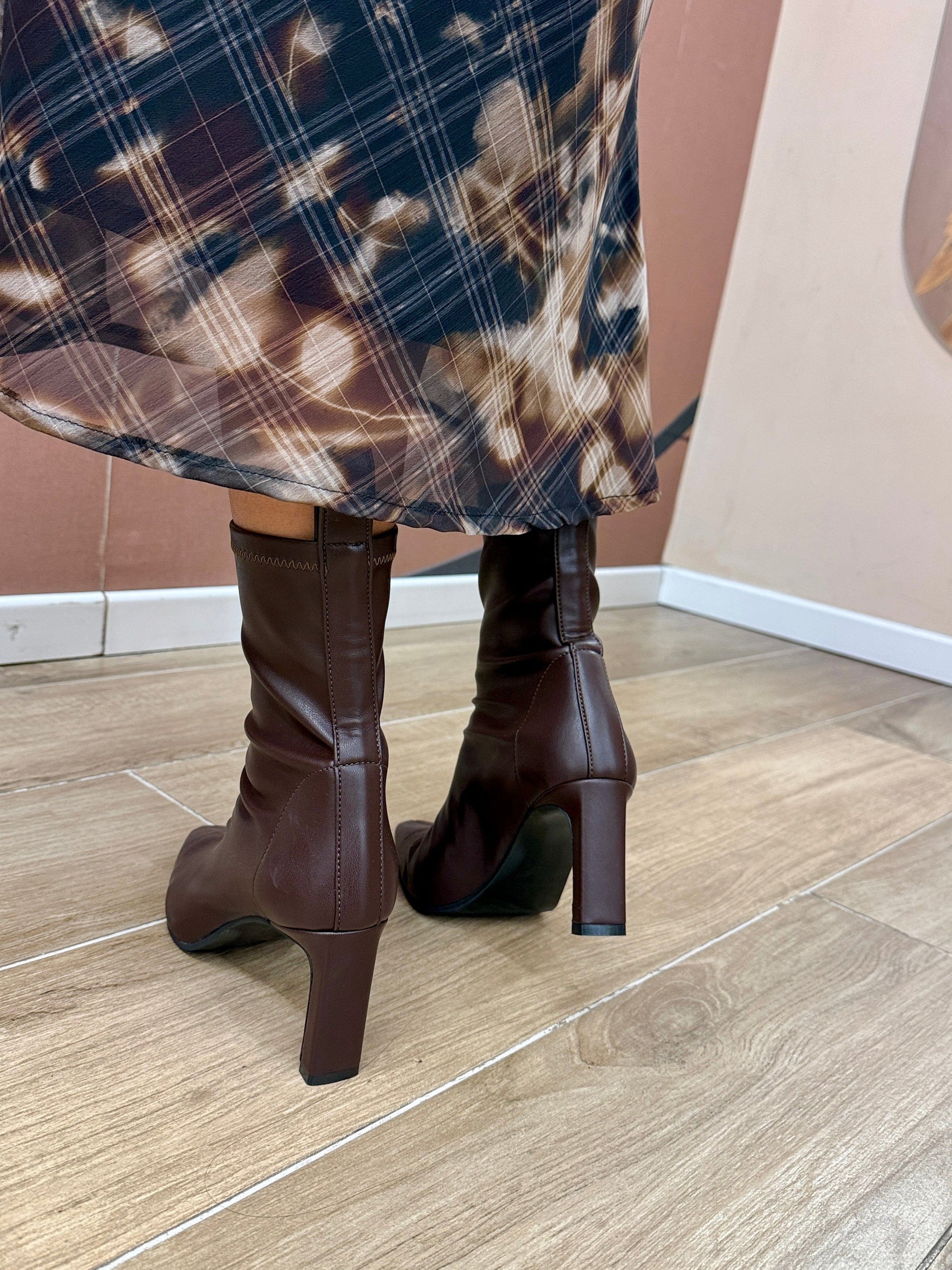 stivale elasticizzato in pelle - MORO