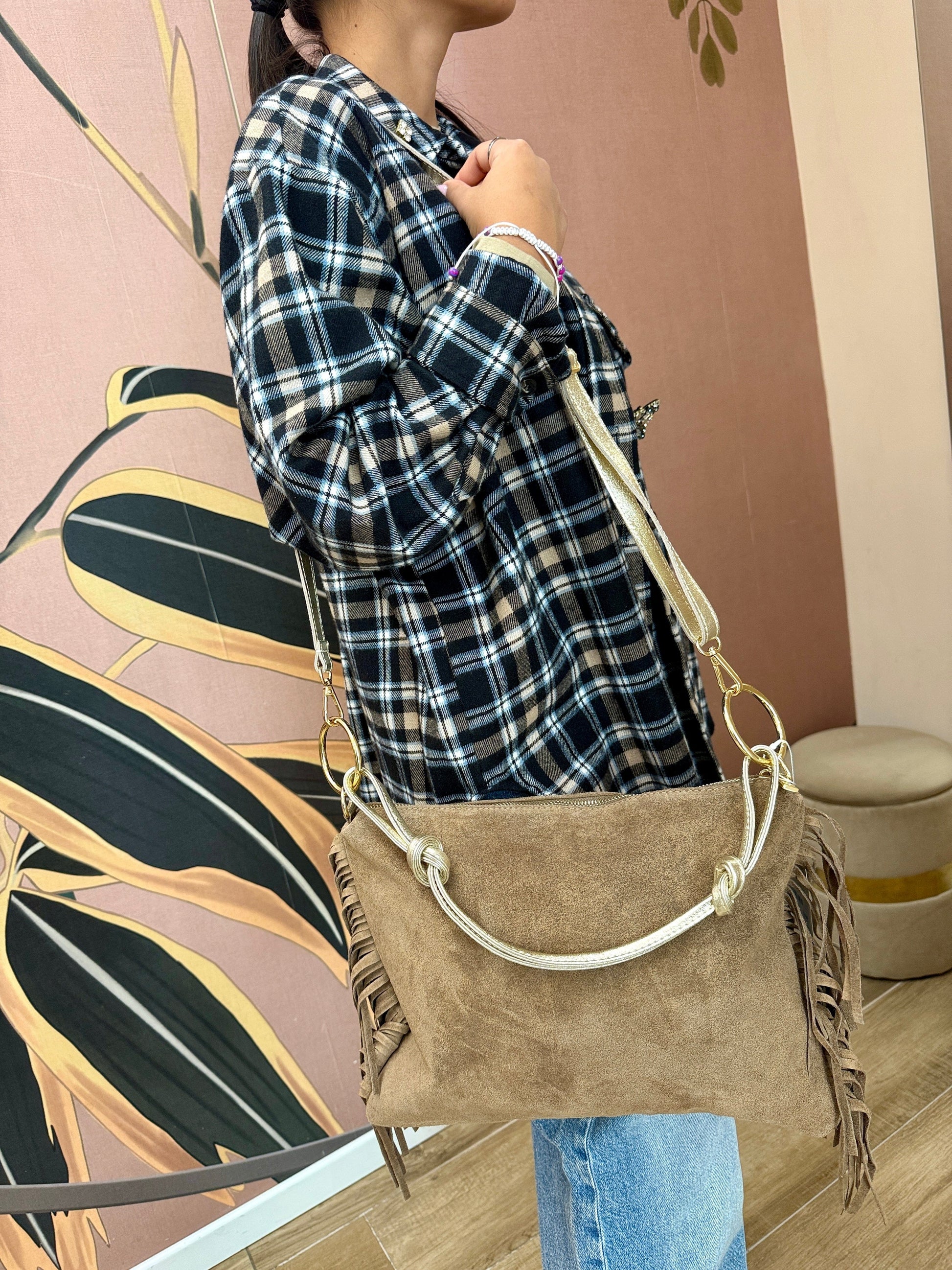 Pochette piatta con frange - TAUPE