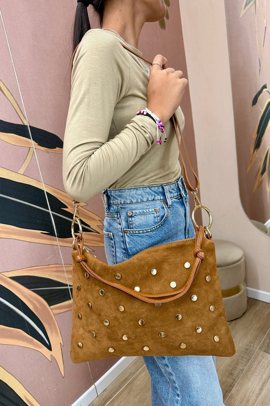 Pochette con borchie in camoscio - CUOIO