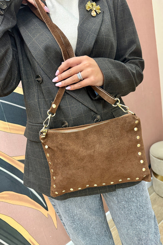 pochette con borchie misura media - CUOIO