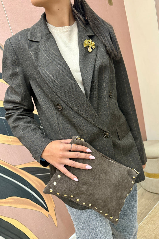 pochette con borchie misura media - MORO