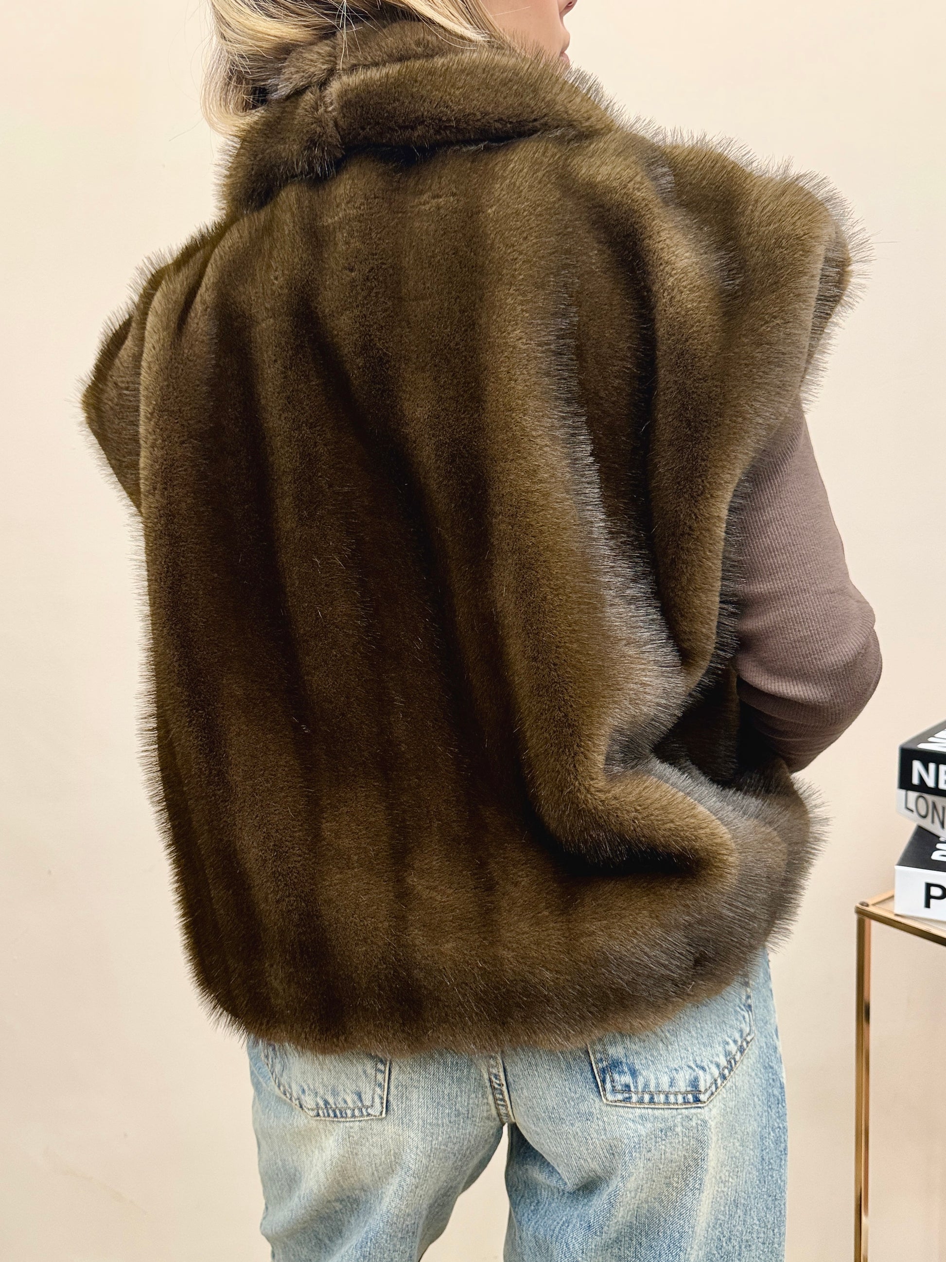 Gilet con spille - TABACCO