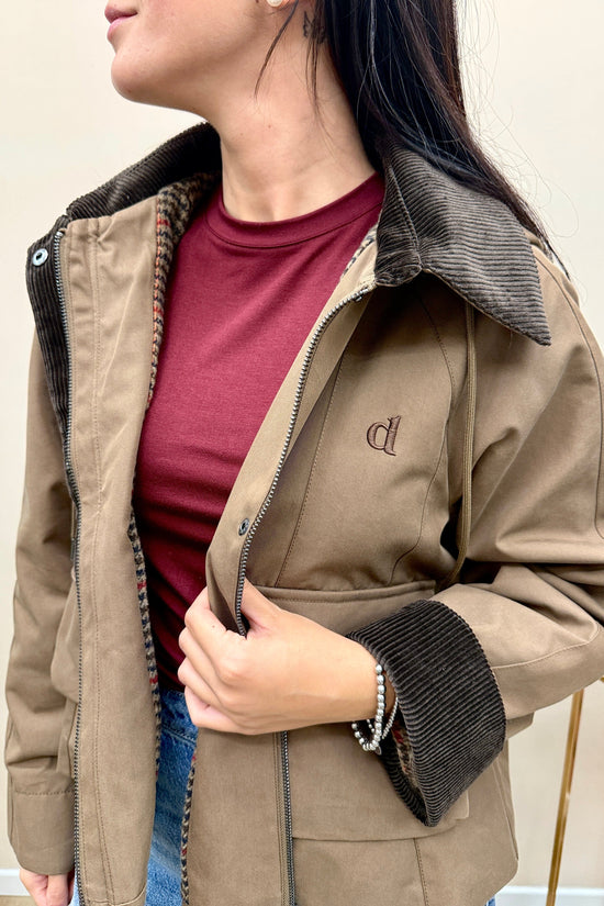 Trench corto con cappuccio - CAMMELLO