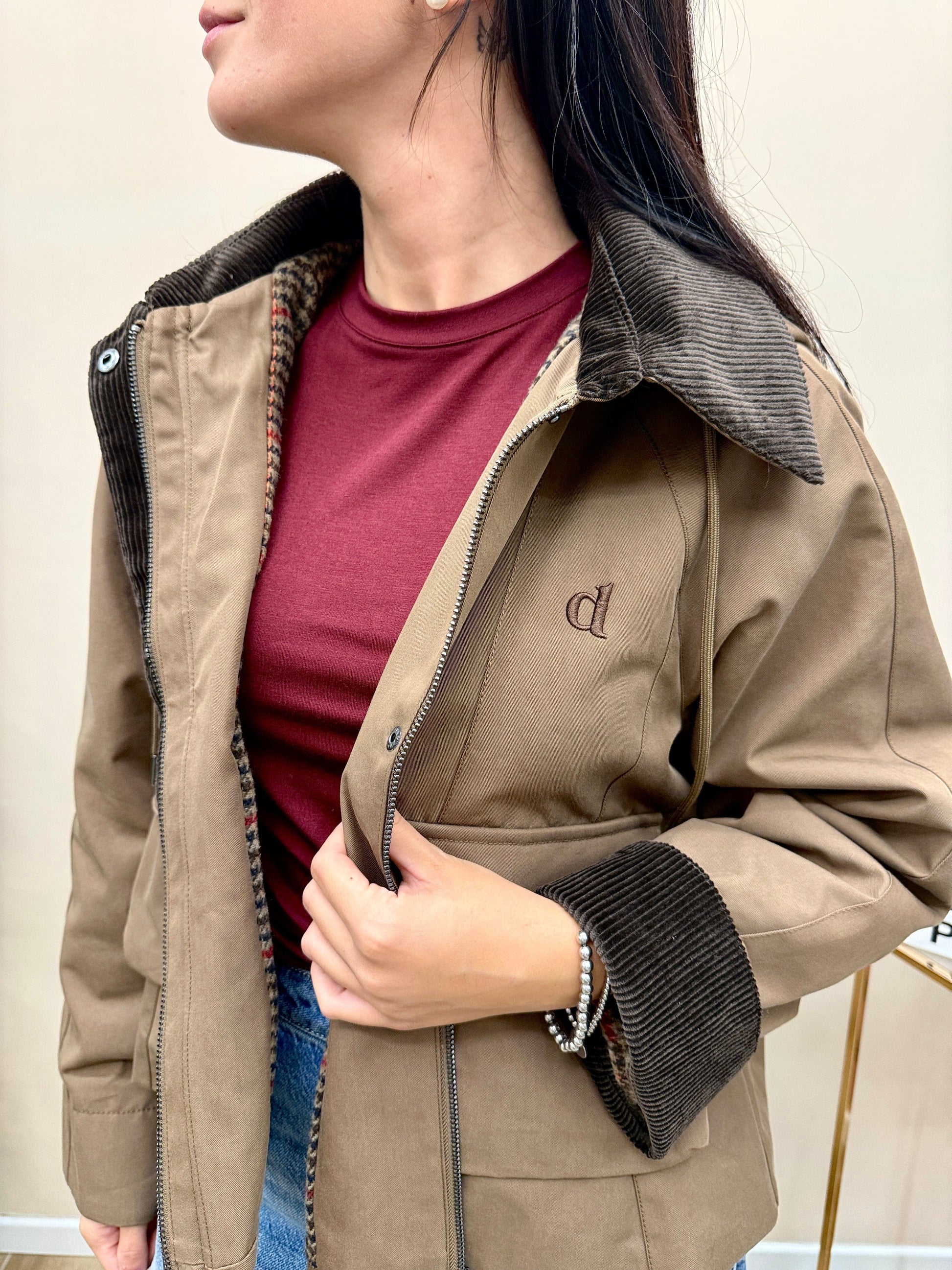 Trench corto con cappuccio - CAMMELLO