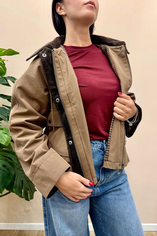 Trench corto con cappuccio - CAMMELLO