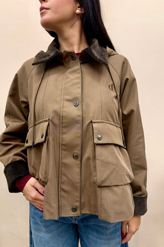 Trench corto con cappuccio - CAMMELLO